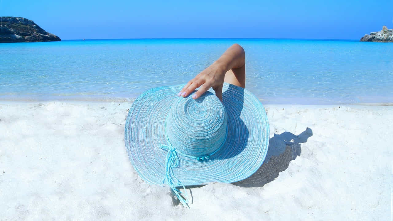 woman-wearing-blue-sun-hat