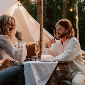 Date Ideas - couple enjoying outdoor