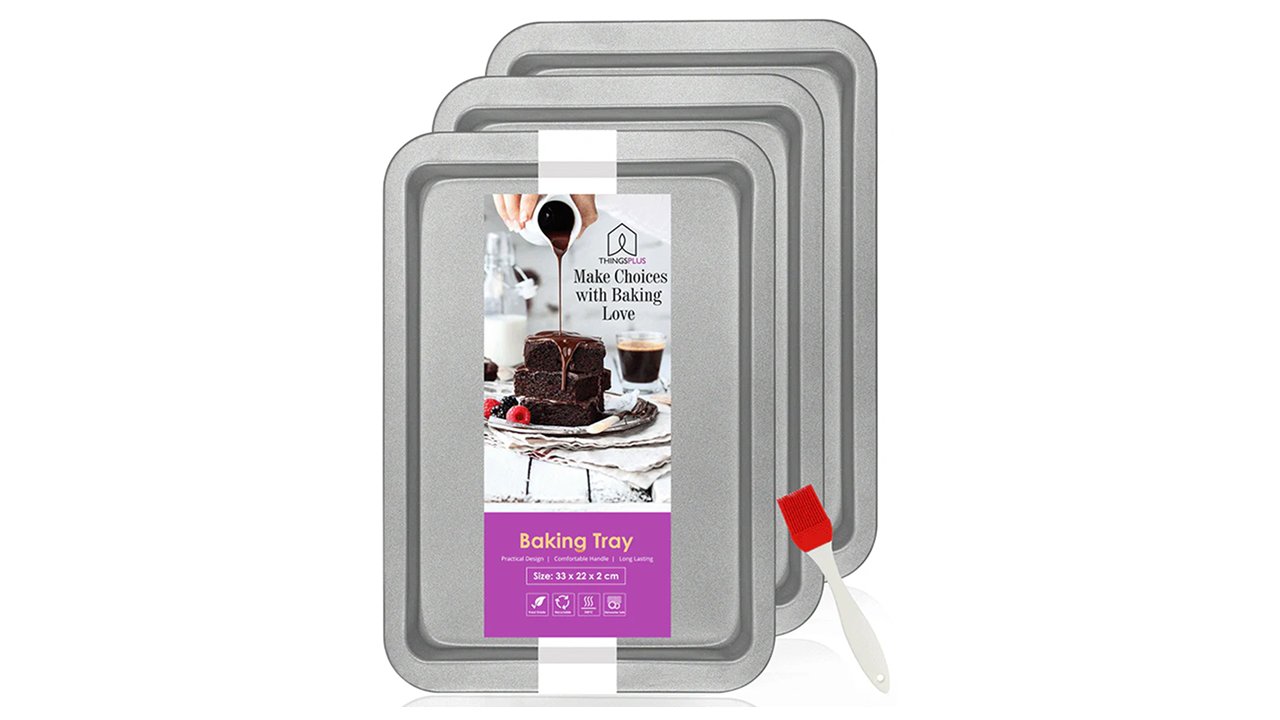 A set of 3 baking trays
